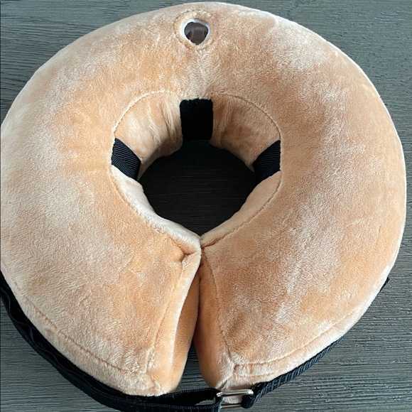 Inflatable Donut Recovery Collar for Dogs - Blue & Tan - Picture 4 of 8